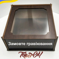 Коробка з віконцем 30х30х8 см
