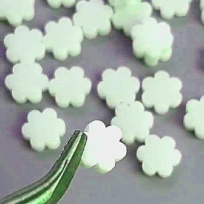 Акриловые заготовки Цветочки белые, 3 мм