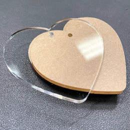 Серце з оргскла 5 х 5 см; 7 х 7; 9 х 9