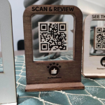 Настольная подставка с QR-кодом для меню ресторанов и кафе