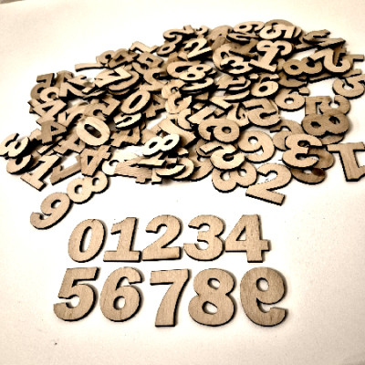 Цифры из дерева