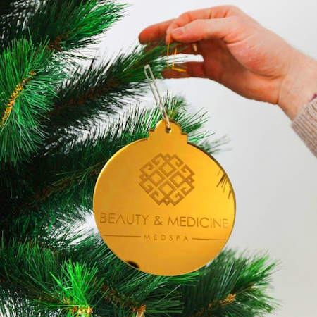 Ялинкова куля з логотипом Ялинкова куля з логотипом. Корпоративні іграшки на ялинку. Брендовані новорічні іграшки